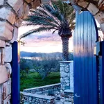 Noho @ Sunlit House Paros *